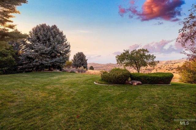 1518 E Braemere Road, Boise, ID 83702