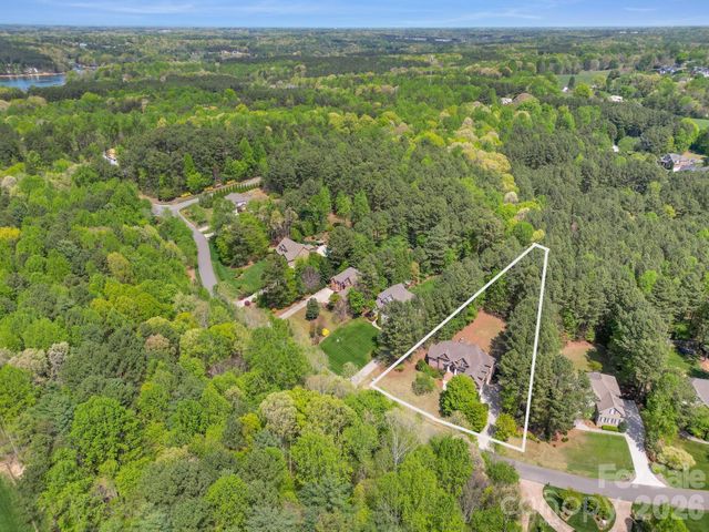 137 Northington Woods Drive, Mooresville, NC 28117