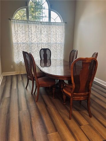 2605 6th Street, Bentonville, AR 72712