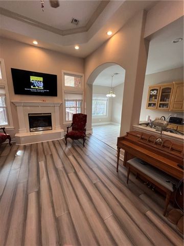 2605 6th Street, Bentonville, AR 72712