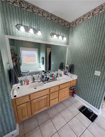 2605 6th Street, Bentonville, AR 72712