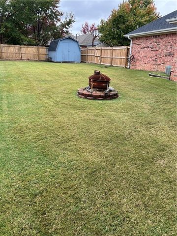 2605 6th Street, Bentonville, AR 72712