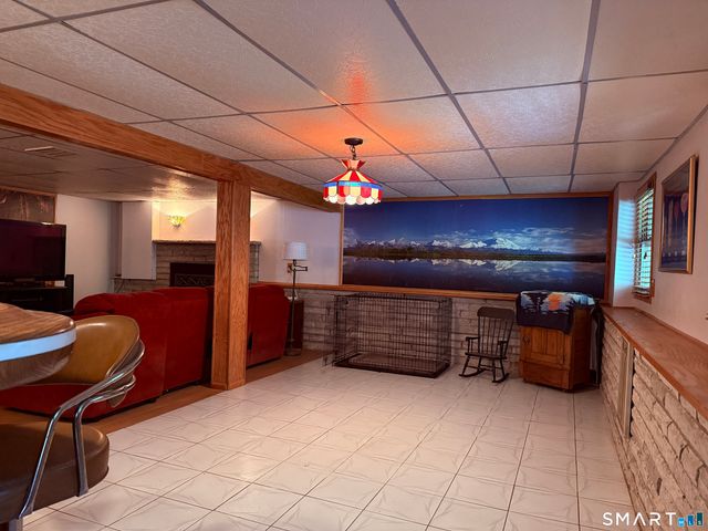 80 Ramsey Avenue, Naugatuck, CT 06770