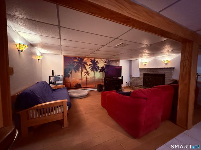80 Ramsey Avenue, Naugatuck, CT 06770