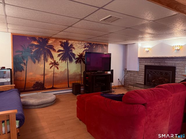 80 Ramsey Avenue, Naugatuck, CT 06770