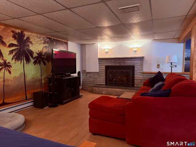 80 Ramsey Avenue, Naugatuck, CT 06770