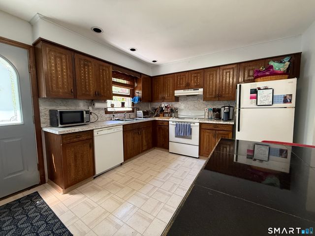 80 Ramsey Avenue, Naugatuck, CT 06770