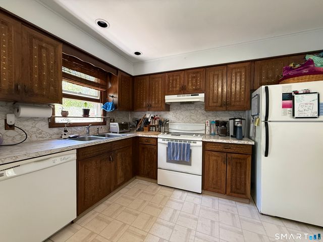 80 Ramsey Avenue, Naugatuck, CT 06770