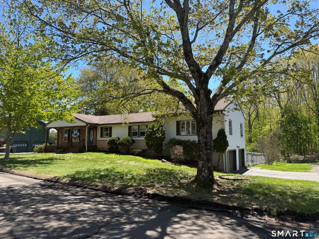 80 Ramsey Avenue, Naugatuck, CT 06770