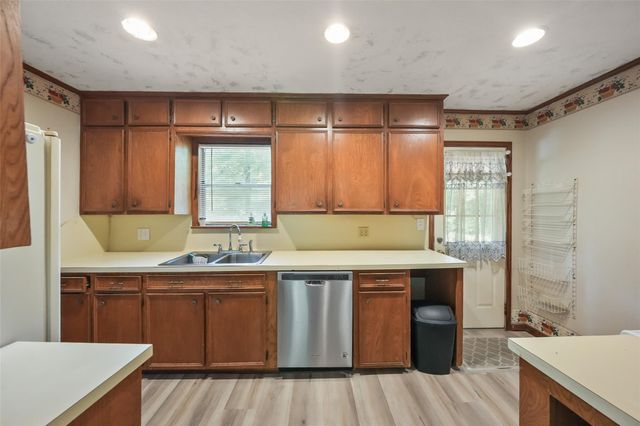 6387 Oak Knoll Road, Montgomery, TX 77316