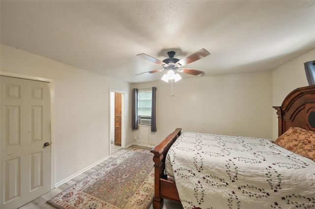 6387 Oak Knoll Road, Montgomery, TX 77316