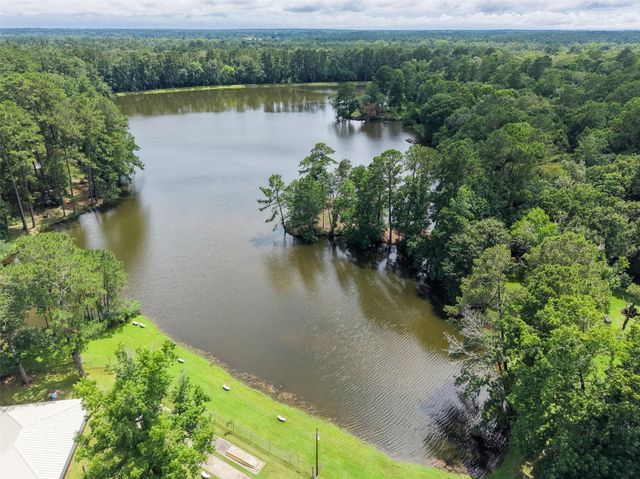 6387 Oak Knoll Road, Montgomery, TX 77316
