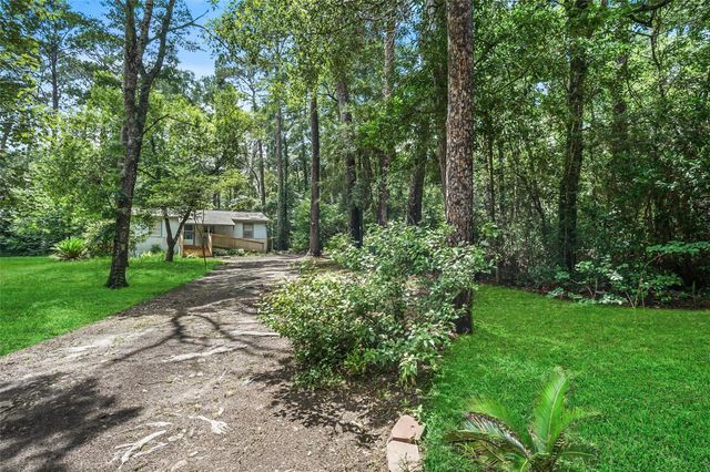 6387 Oak Knoll Road, Montgomery, TX 77316
