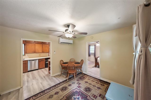6387 Oak Knoll Road, Montgomery, TX 77316