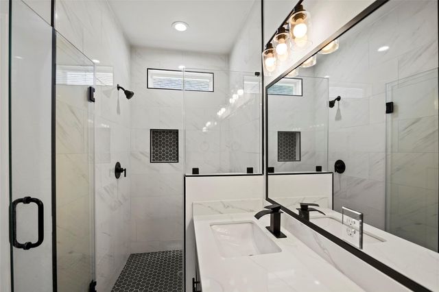 1071 Saint Clair Street, Houston, TX 77088