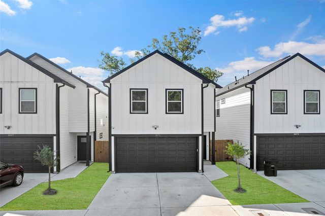 1071 Saint Clair Street, Houston, TX 77088