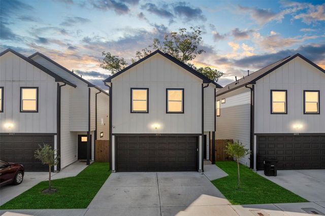 1071 Saint Clair Street, Houston, TX 77088