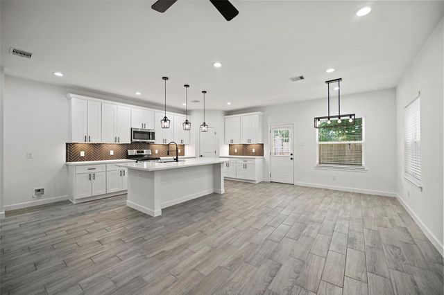 1071 Saint Clair Street, Houston, TX 77088