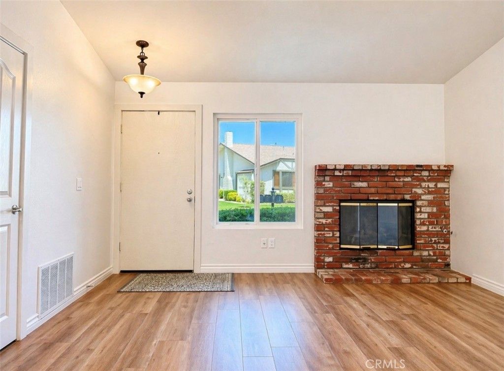 Image 4 of property listing at 9042 Chaucer Circle, Riverside, CA 92503