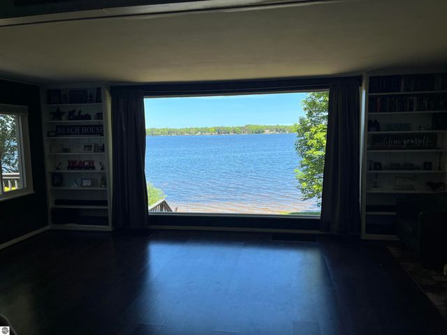 6466 Westshore Drive, Oscoda, MI 48750
