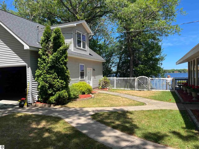 6466 Westshore Drive, Oscoda, MI 48750