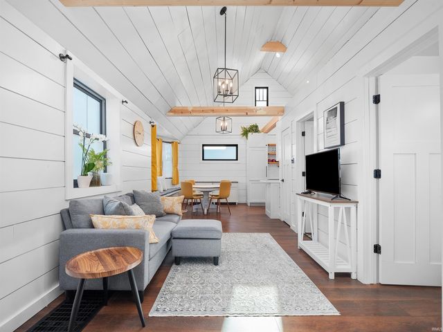 4318 Buell Drive, Fort Wayne, IN 46807