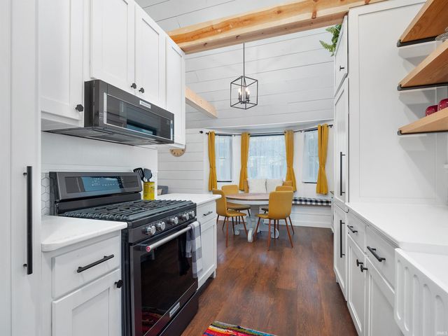 4318 Buell Drive, Fort Wayne, IN 46807