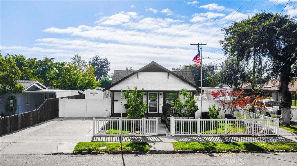 Image 1 of property listing at 506 E 11th, Upland, CA 91786