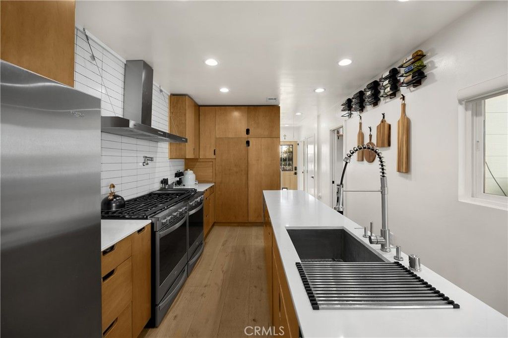 Image 13 of property listing at 506 E 11th, Upland, CA 91786