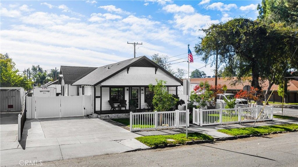 Image 2 of property listing at 506 E 11th, Upland, CA 91786