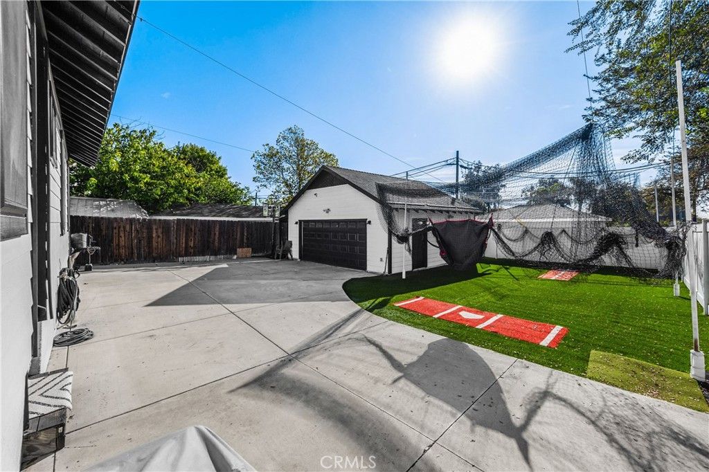 Image 41 of property listing at 506 E 11th, Upland, CA 91786