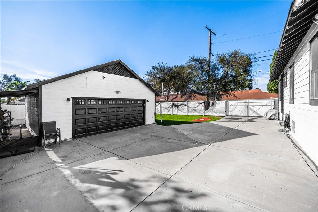 Image 42 of property listing at 506 E 11th, Upland, CA 91786