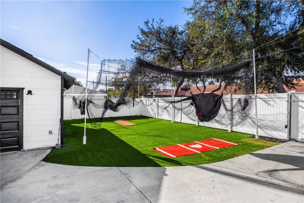 Image 43 of property listing at 506 E 11th, Upland, CA 91786