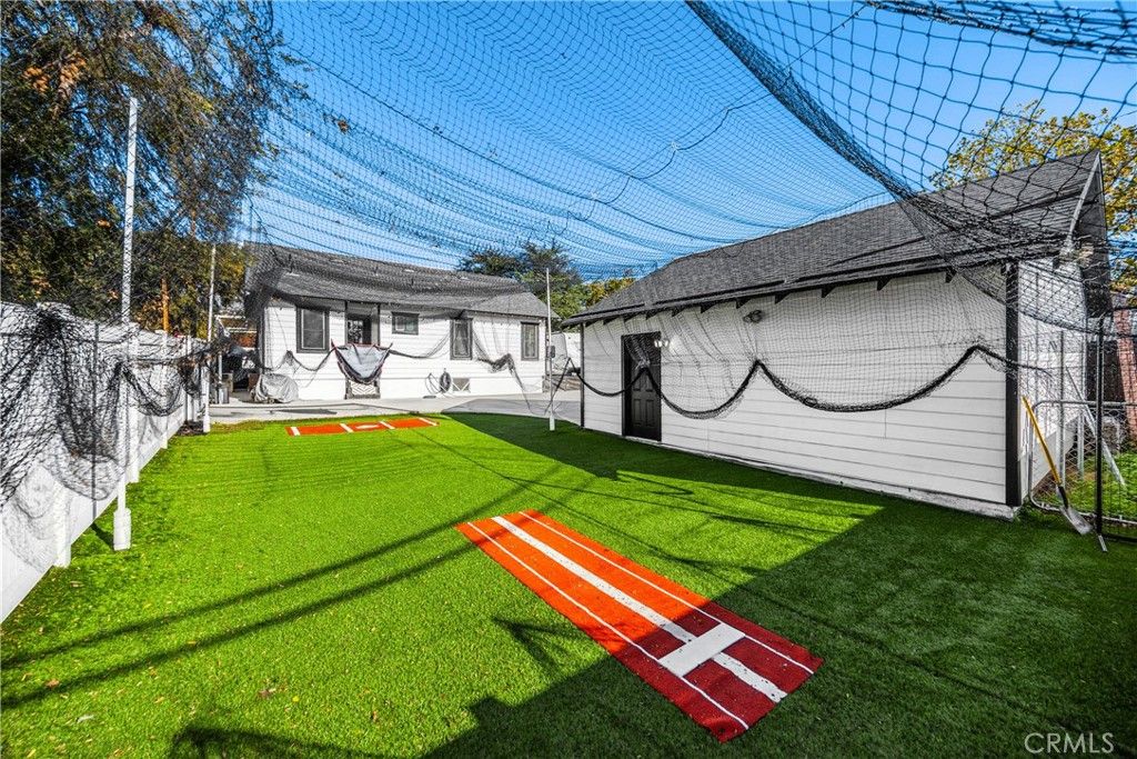 Image 44 of property listing at 506 E 11th, Upland, CA 91786