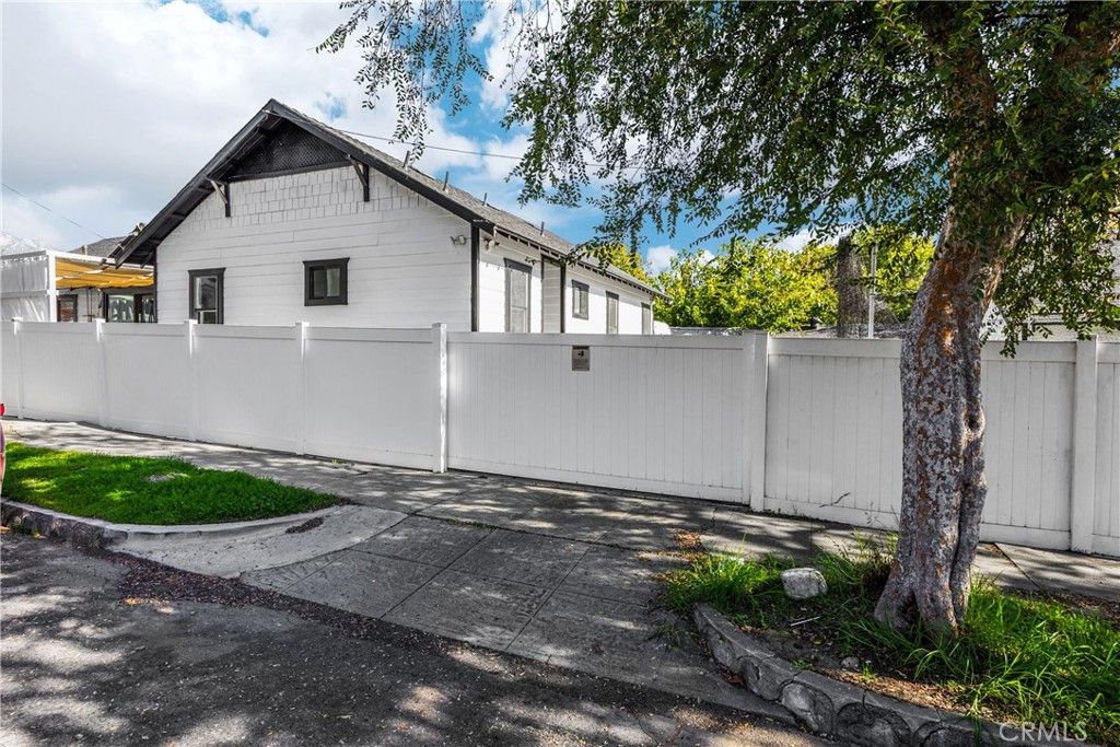 Image 47 of property listing at 506 E 11th, Upland, CA 91786