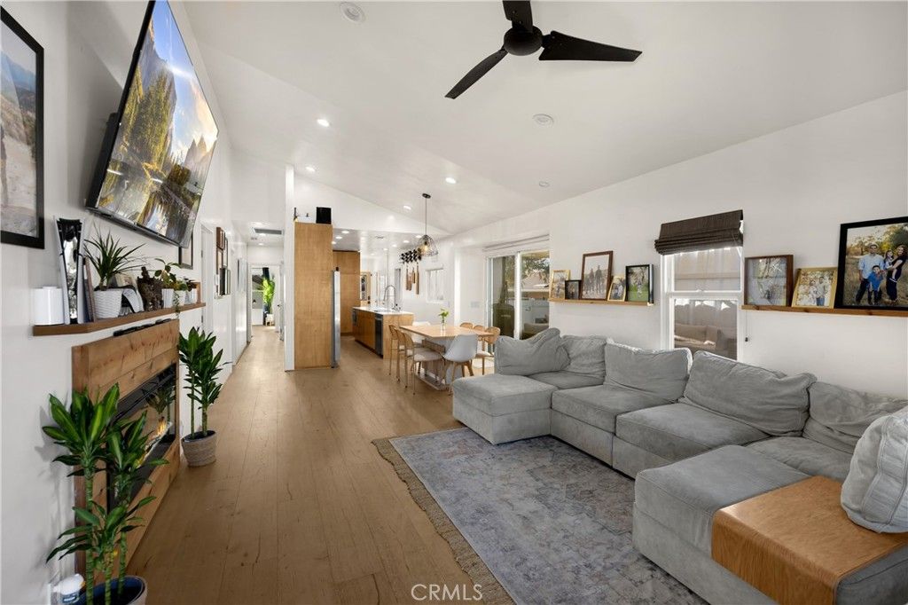 Image 5 of property listing at 506 E 11th, Upland, CA 91786