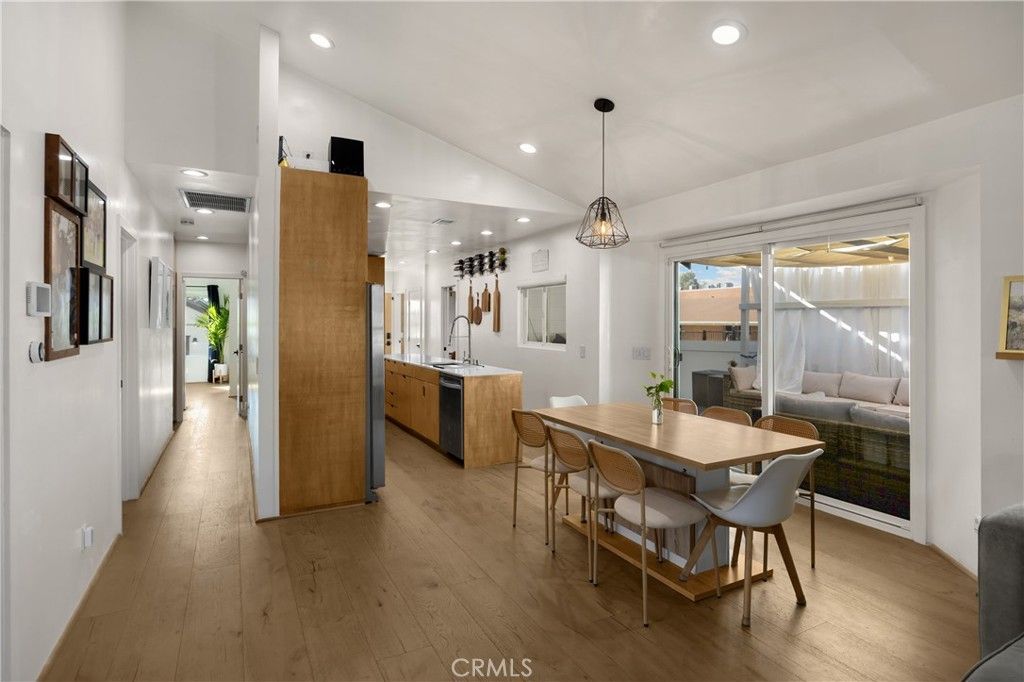 Image 6 of property listing at 506 E 11th, Upland, CA 91786