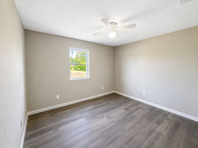 8275 Bay Drive, Quinlan, TX 75474