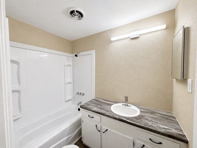 8275 Bay Drive, Quinlan, TX 75474