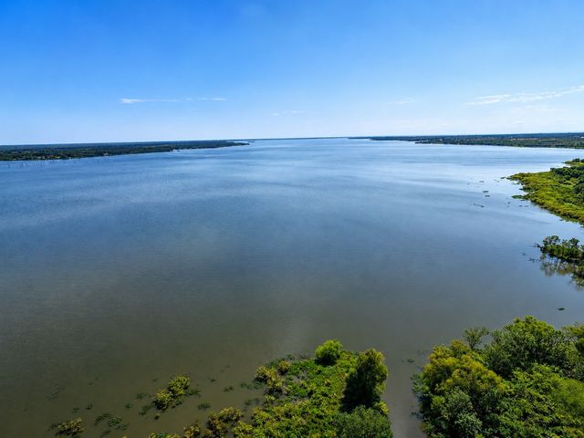 8275 Bay Drive, Quinlan, TX 75474