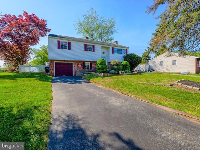 700 COTTON LN, Upper Chichester, PA 19014