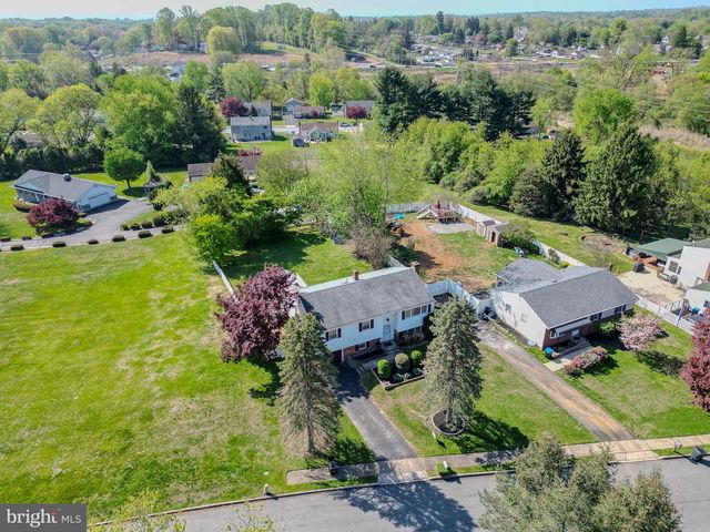 700 COTTON LN, Upper Chichester, PA 19014