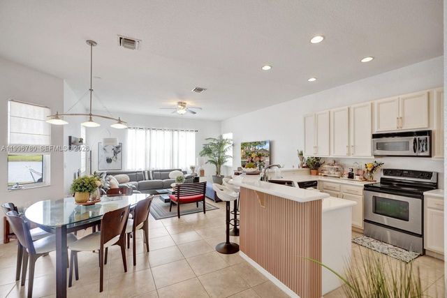 3982 W Whitewater Ave, Weston, FL 33332