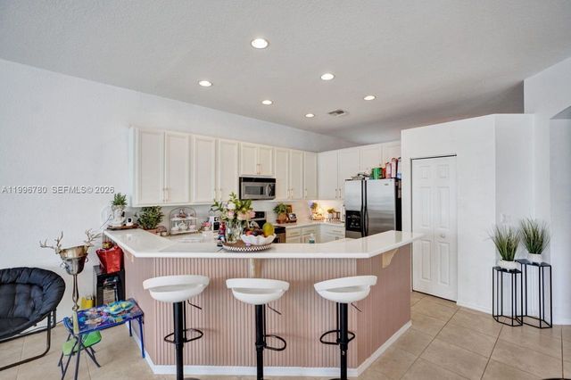 3982 W Whitewater Ave, Weston, FL 33332