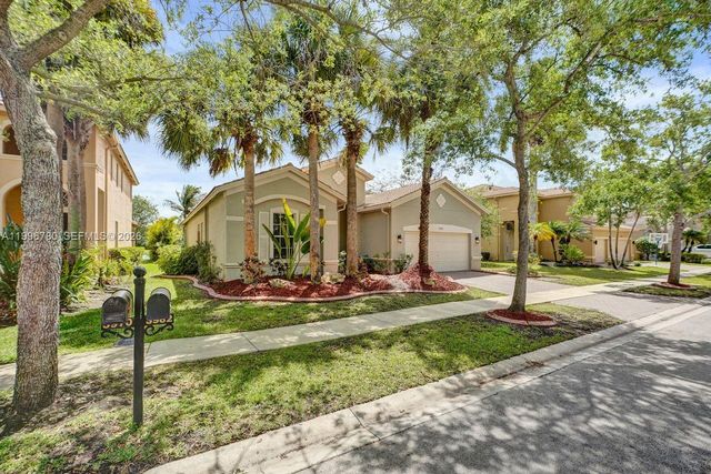 3982 W Whitewater Ave, Weston, FL 33332