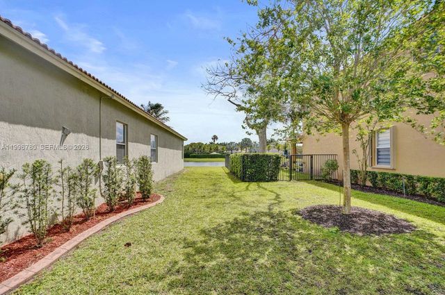 3982 W Whitewater Ave, Weston, FL 33332