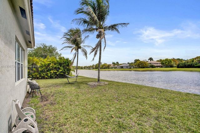 3982 W Whitewater Ave, Weston, FL 33332