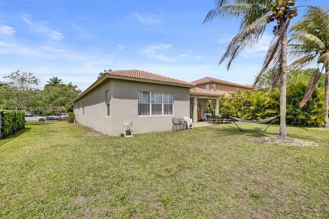 3982 W Whitewater Ave, Weston, FL 33332
