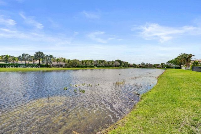 3982 W Whitewater Ave, Weston, FL 33332