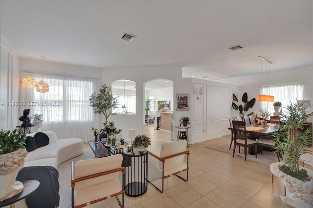 3982 W Whitewater Ave, Weston, FL 33332